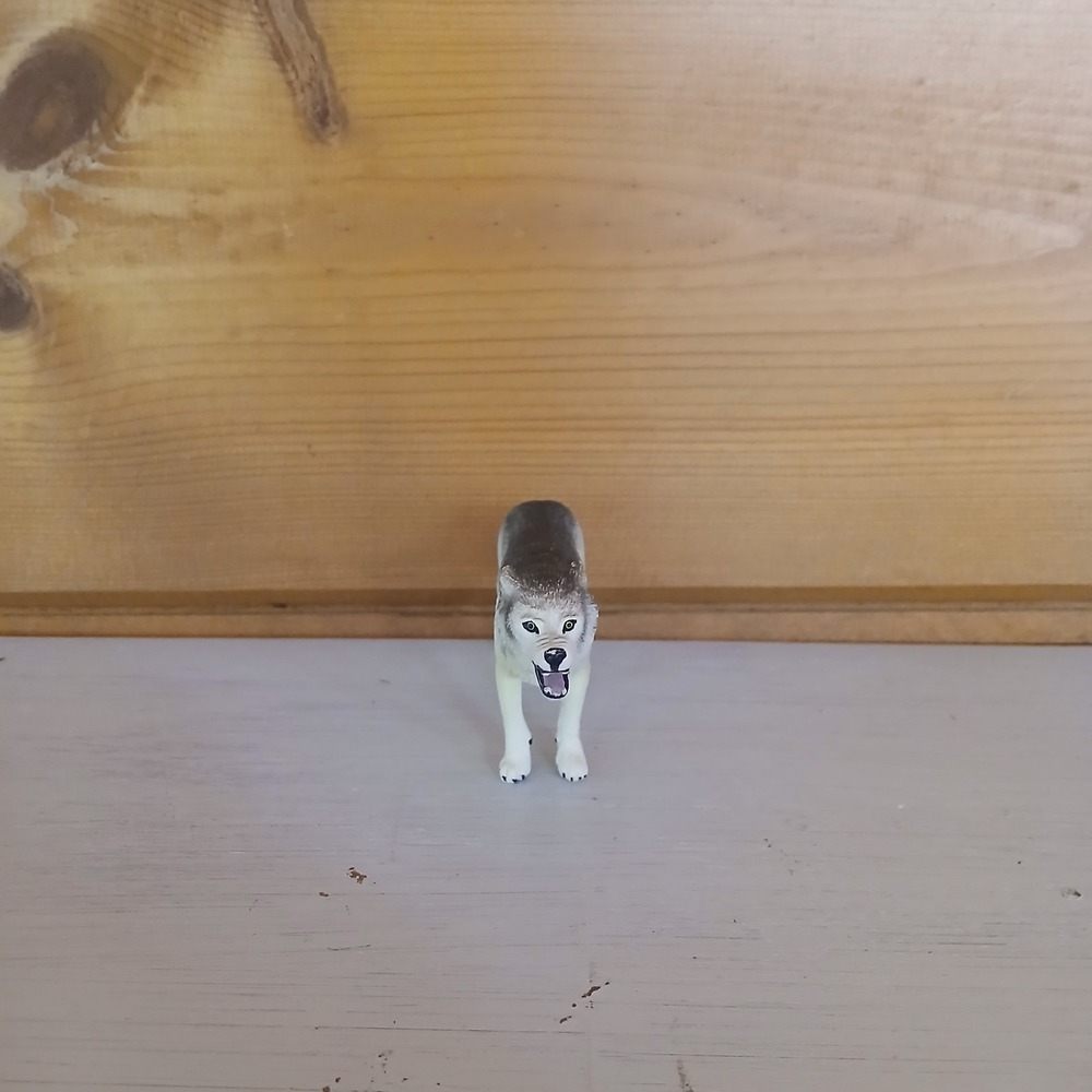 Schleich 2009 Howling Grey Wolf
